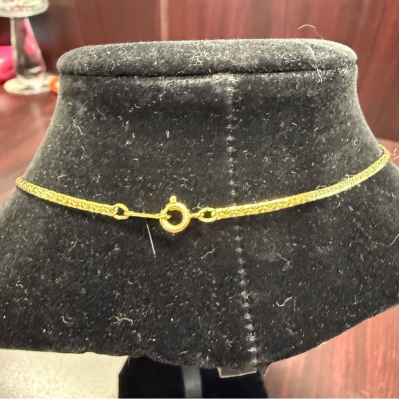 Avon Claddaugh  Goldtone Necklace NIB vintage 1992 - Picture 6 of 7